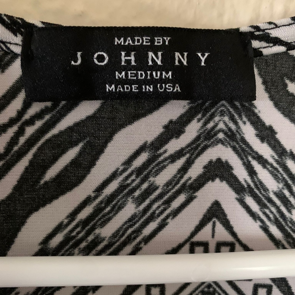 MADE BY JOHNNY Size M Black White Dress Cocktail Stretch V-Neck Form Flattering - Picture 4 of 9
